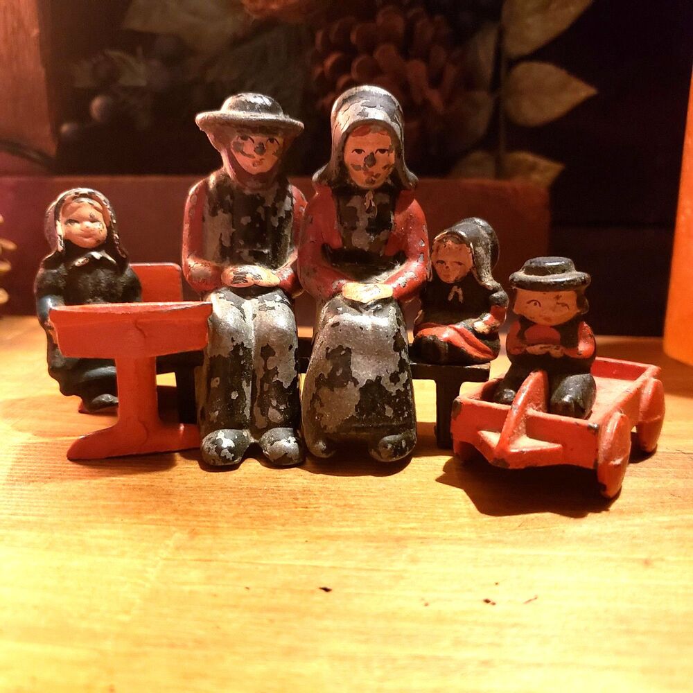 VTG Cast Iron Amish Mennonite Family Figurines School Church Yard (8 piece set) - Picture 3 of 10